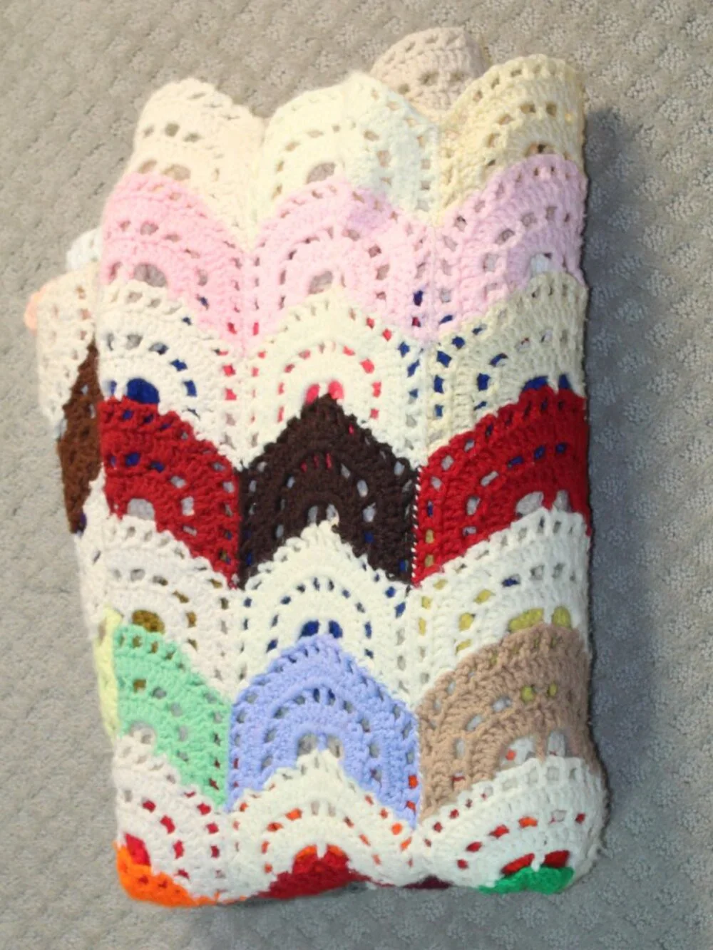 VTG Large Handmade Crochet Afghan Scallop Edge Granny Cottagecore Throw 72